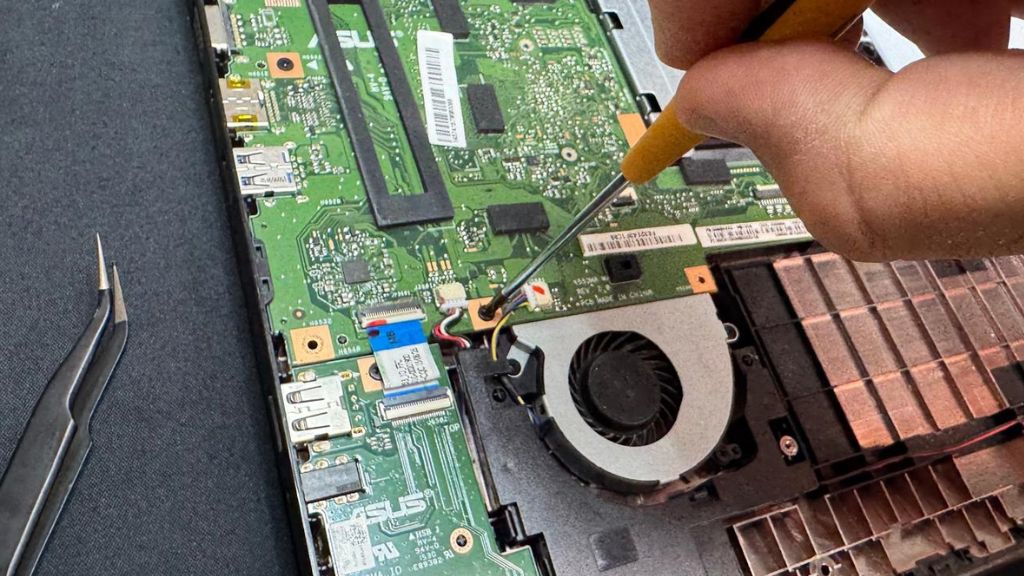 Riparazione hardware scheda madre